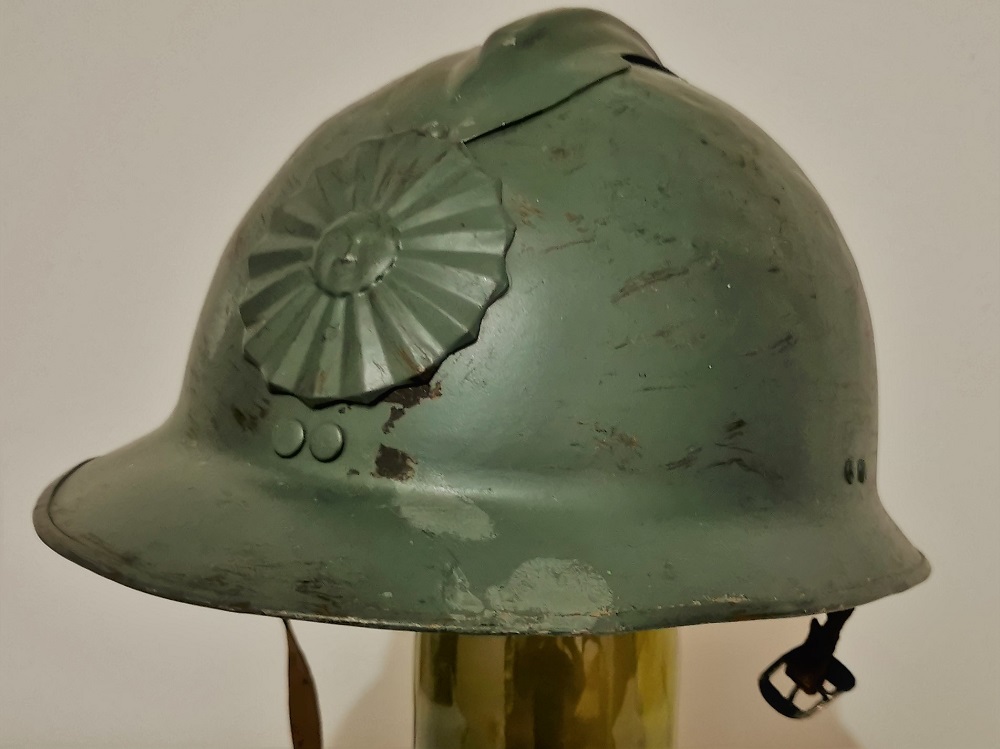 Guerre d'Espagne: casque francais Mod.26 Brigades Internationales  Ab17