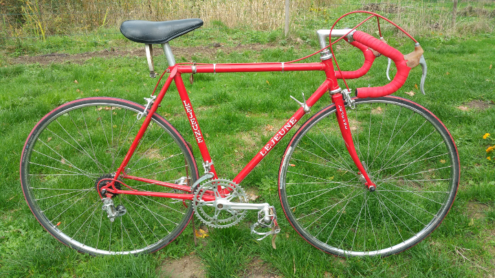 Quel est donc ce Lejeune rouge ? Lejeun10