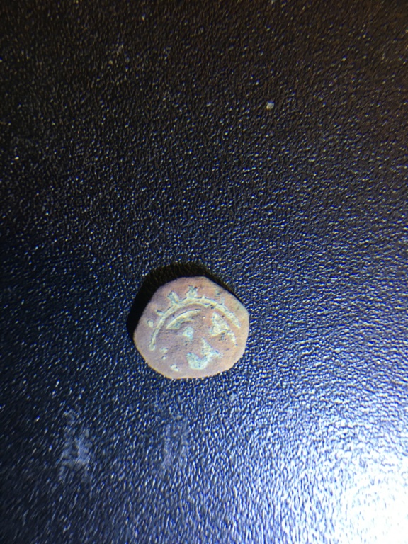Hola! Una ayudita para identificar esta moneda? Gracias Img_4910