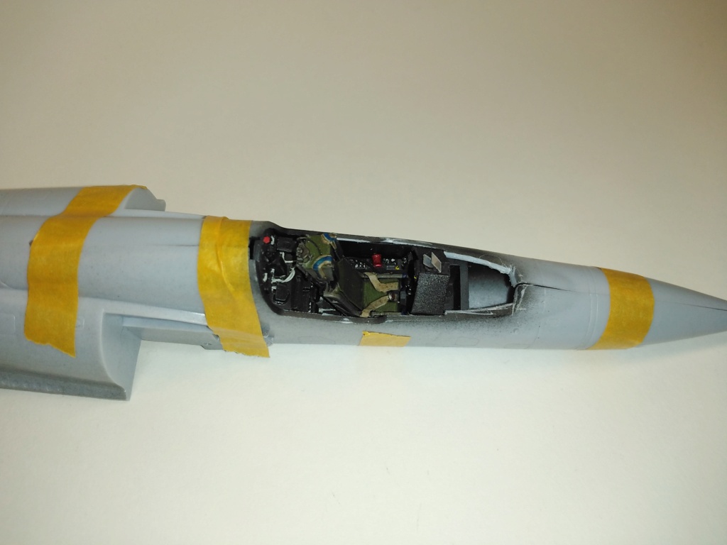 [Heller] 1/48 - Dassault Mirage 2000C  Img_2037