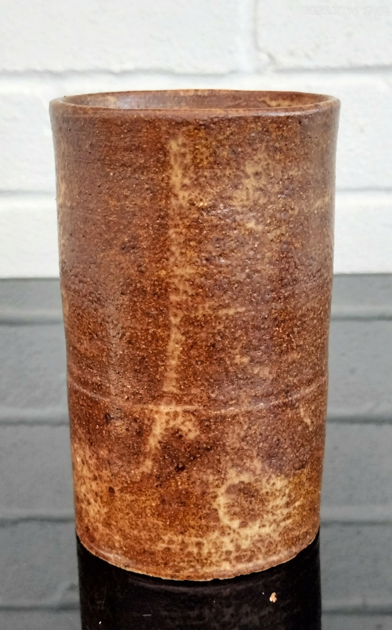 Stoneware Cylinder Vase Identification, JL mark?  Img20227