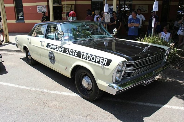 Ford Galaxie 500 Sedan Police 1966 Galaxi10