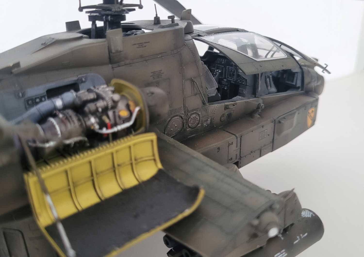 [TAKOM] Boeing AH-64E Apache - 1/35 61-ar310