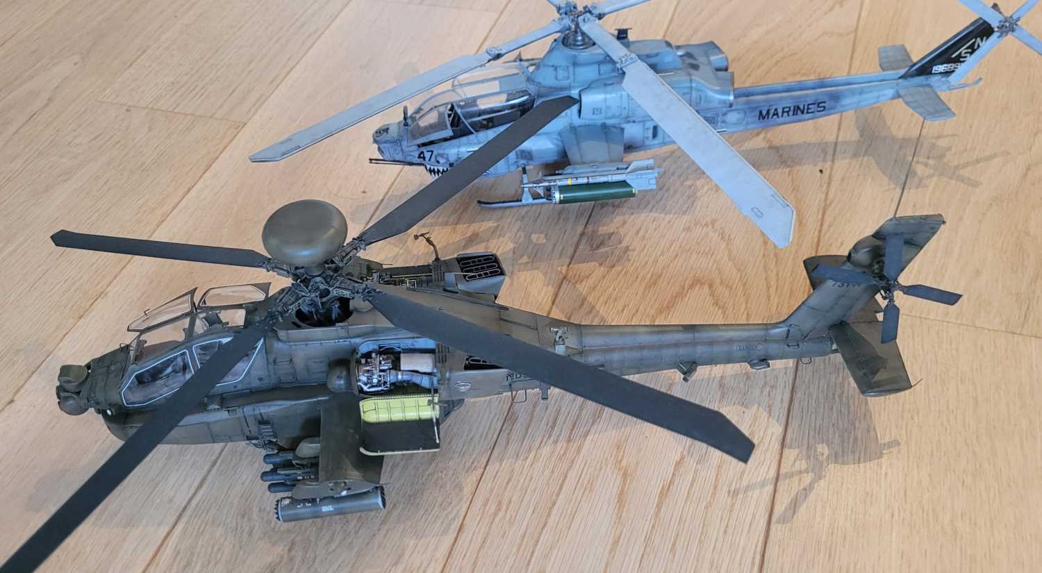 [TAKOM] Boeing AH-64E Apache - 1/35 63-com10