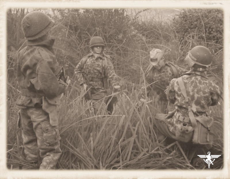 Patrouille en Indochine - patrol in Indochina Noir_e25