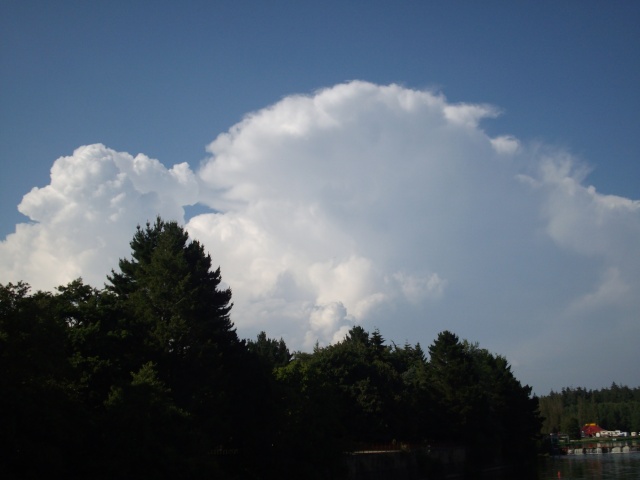 Mes photos des cumulonimbus du 1er juillet 2009 Imgp1515