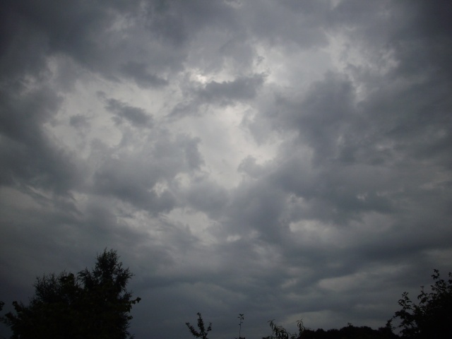 Photos formes des nuages orageux jeudi 6 aot Imgp1927