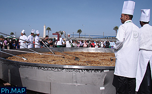 Tajine gigantesque au Maroc Grand-10