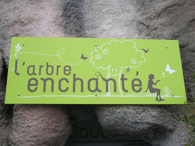 [Boutique] L'Arbre enchanté (2008-2013) / Face à Face (2014-2017) P4043411