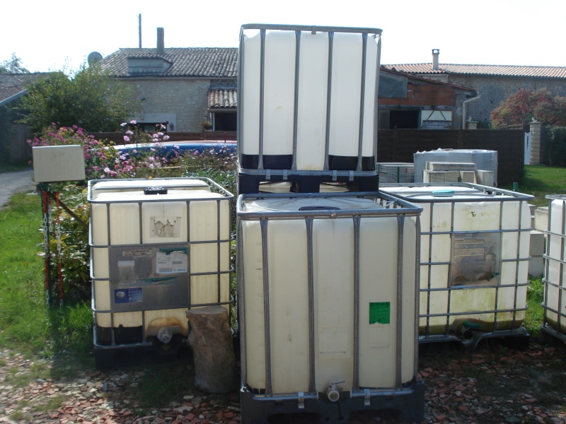 cuves 1000 litres pour récup' eau de pluie Dsc06210