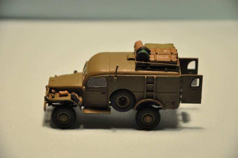 dodge wc54 signal corps 1/72 academy Dsc_1411