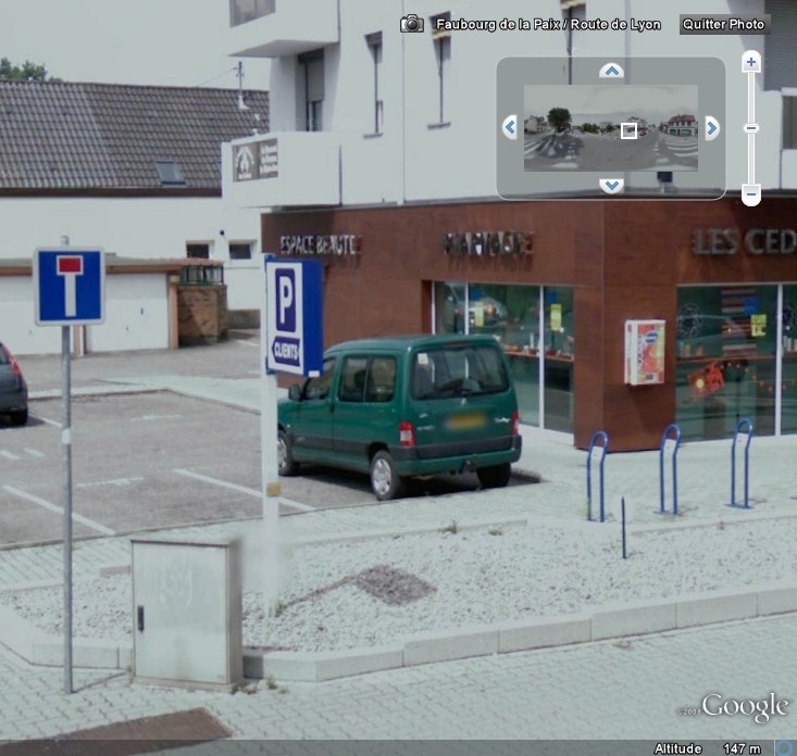 STREET VIEW : un coucou à la Google car  Berlin11