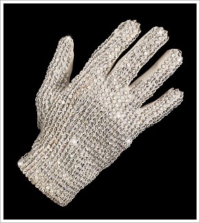 [ENCHERES] Un gant à paillettes de M.Jackson atteint 34 000 Gant-g10
