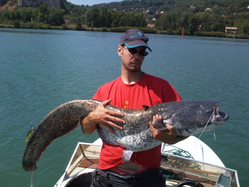 Premières pêches sur le Rhône et première suprise! Photo010