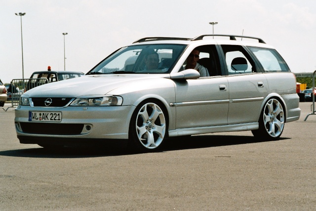 Eure Hilfe ist gefragt.....Vectra B Caravan Foto's gesucht. Vectra10