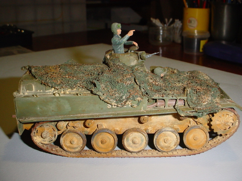 *1/35 - AMX 13 VCI - Heller Dsc00211