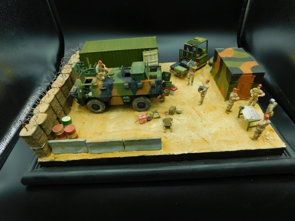 Recherche bastion Wall et figurine TRUMPETER au 1/35ème Dscn2425