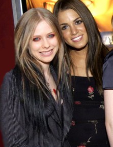 Nikki Reed & Avril Lavigne Sans_t72