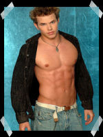 Biographie KELLAN LUTZ Kellan10