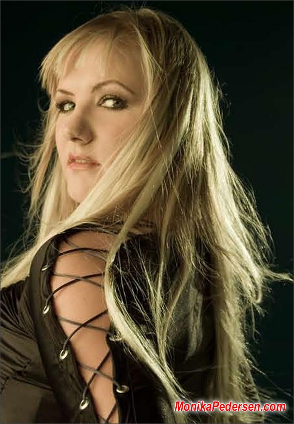 Monika Pedersen (vocalista 2006-2007) Monika10