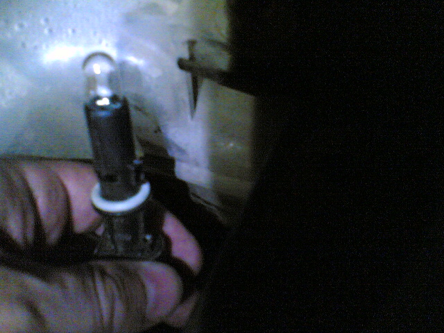 Замены ламп наружней световой сигнализации и освещения.  24092010