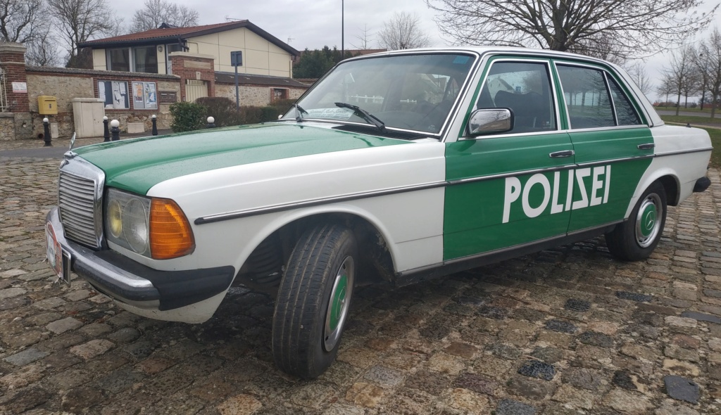 MERCEDES 250 W123 POLIZEI Img_2173