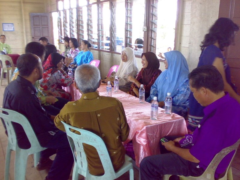 Sambutan Hari Raya 1Malaysia Peringkat Sekolah -9kt09 - Page 2 09102048