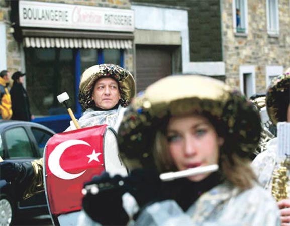 Avrupada bir türk festivali... Att11216