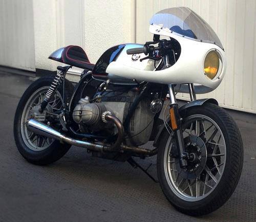 C'est ici qu'on met les bien molles....BMW Café Racer - Page 21 B10