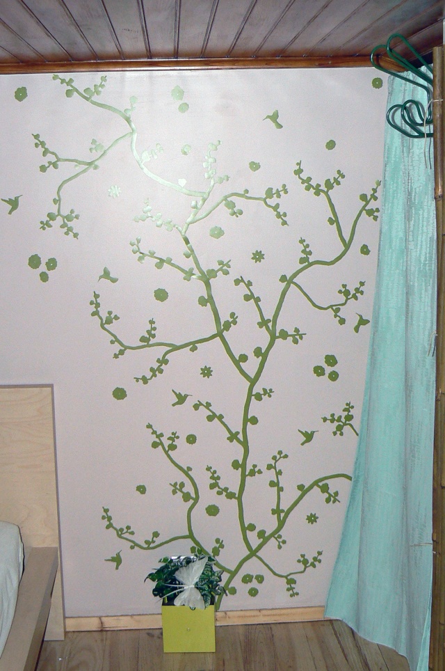 Une chambre mansardée comme un jardin (photo p.1 et 7) - Page 4 Aaaa10