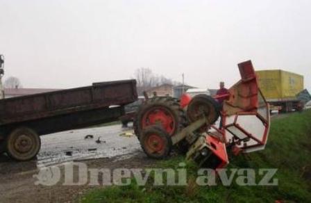 Kamion udario u traktor Prnjav10