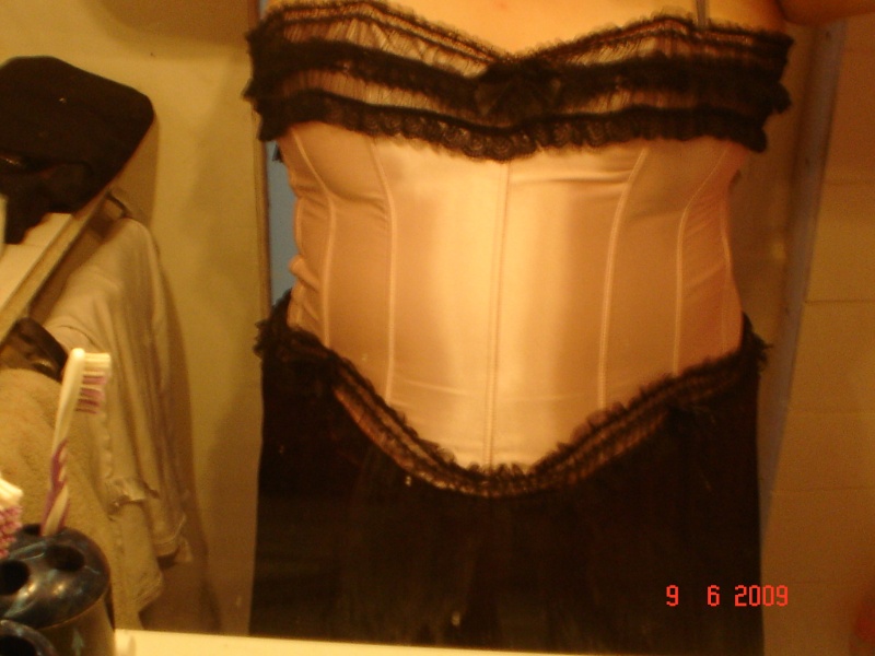 Vos corset , vos serretaille - Page 4 Dsc00010