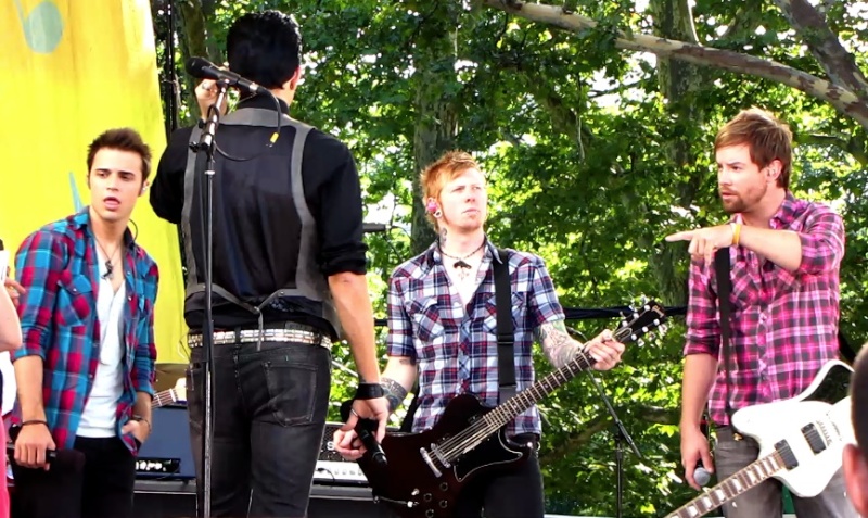 ALL PICS OF ADAM PERFORMING IN GMA @ CENTRAL PARK 20090810