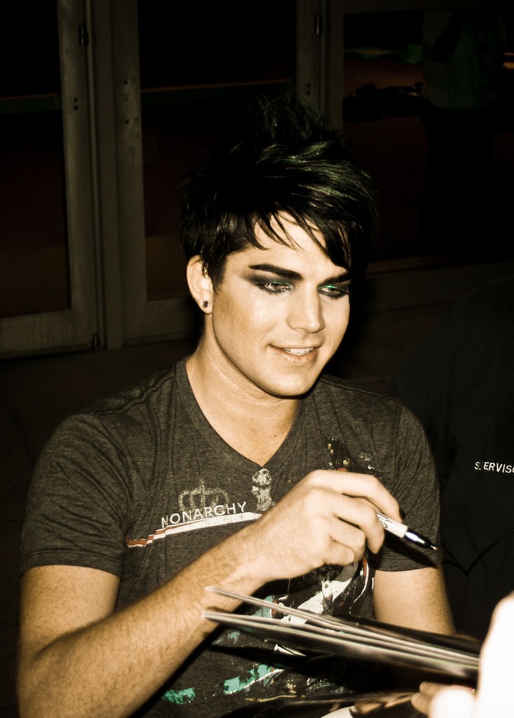 Some NEW PICS of ADAM on the TOUR! 37838810