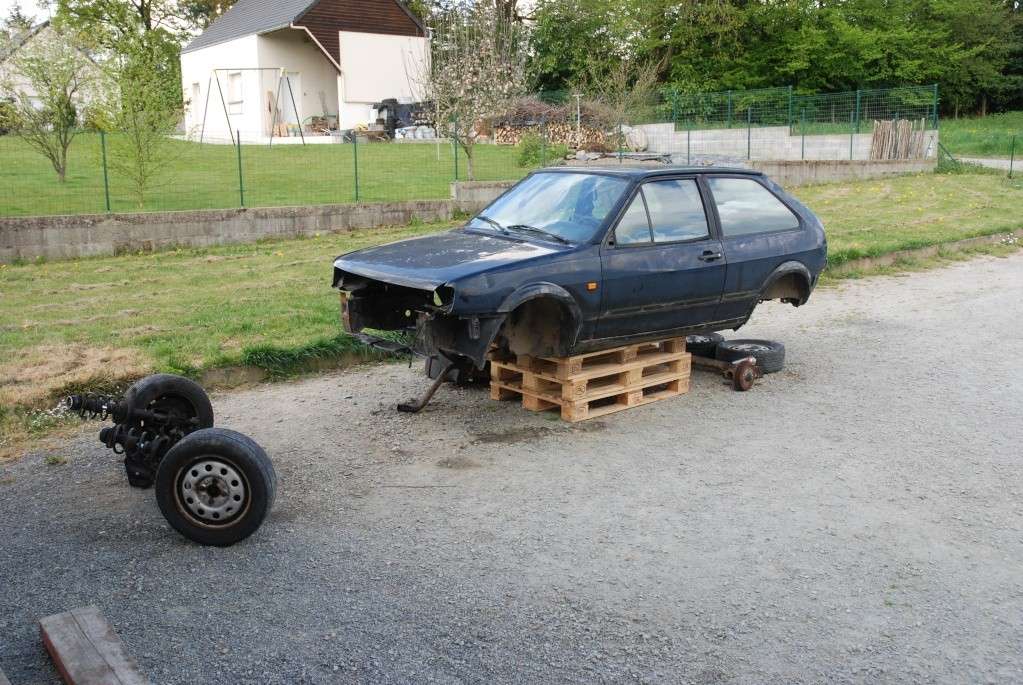 JETTA MK1 coupé;
bientôt "
JETTARANTE"
!!! 3_411