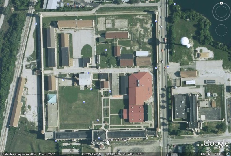 Lieux de tournages de films vus avec Google Earth - Page 17 Prison11