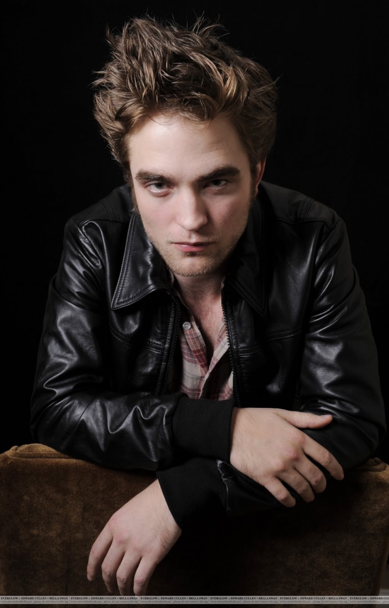 Nouveau photoshoot de Robert Pattinson Robert17
