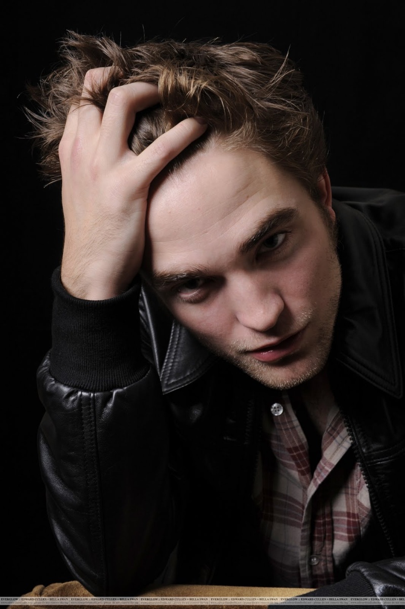 Nouveau photoshoot de Robert Pattinson Robert20