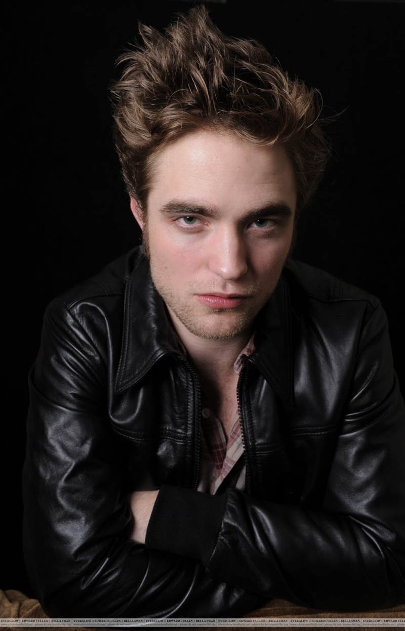 Nouveau photoshoot de Robert Pattinson Robert21