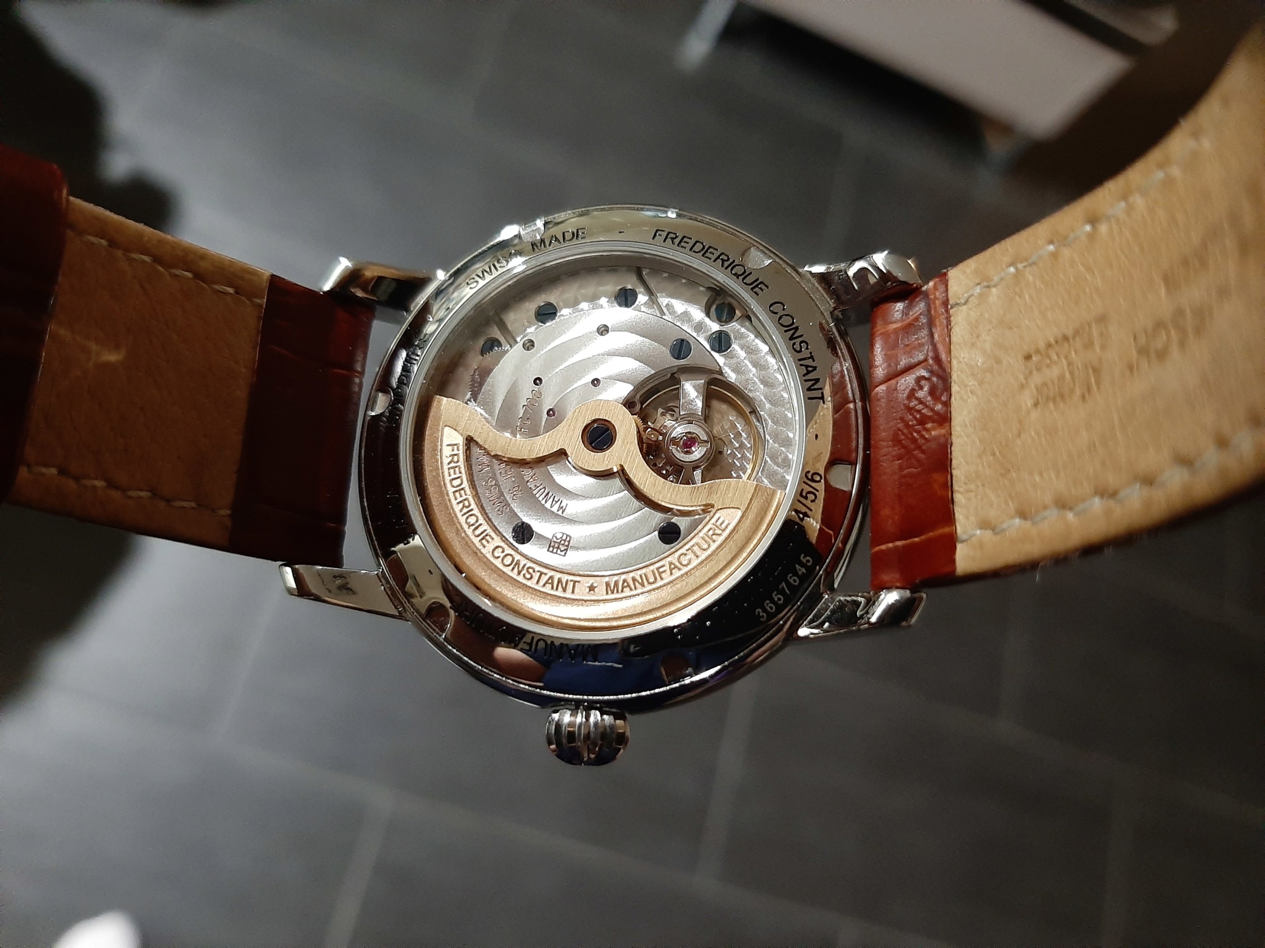 Frederique Constant, la marque qui monte ? 20200136