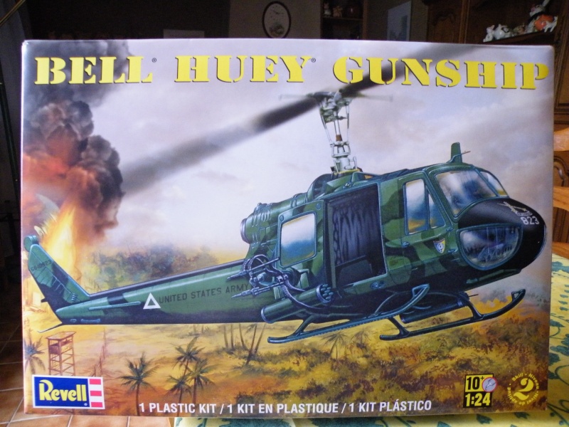 Bell Huey Gunship Gb11