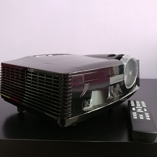 Mitsubishi HC4000 HDMI 300Inch 1080p Front Projector (Black)