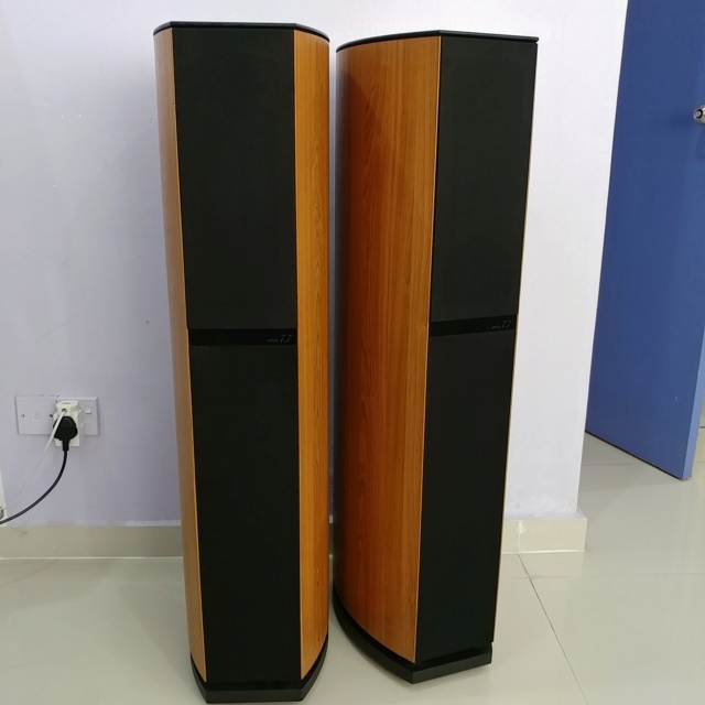 Jamo 7.6 on sale speakers