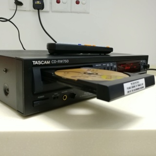 Tascam Professional Studio Digital Analog Converter DAC CD Player CD-RW750  20191037