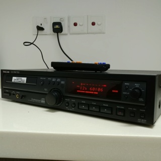 Tascam Professional Studio Digital Analog Converter DAC CD Player CD-RW750 20191038