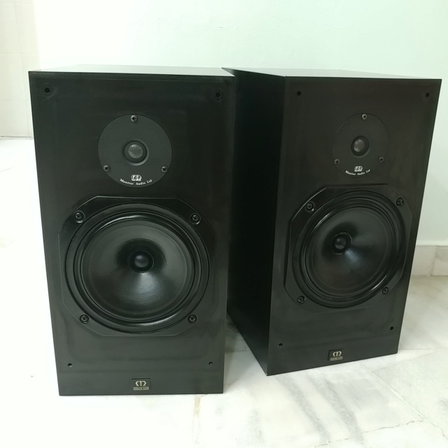 Monitor Audio R300MD England Made Standmount Bookshelf Speaker Designed by Robin Marshall 20200817