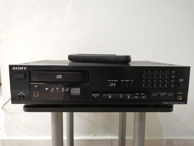 Sony CDP-L3 professional XLR balance output Stereo CD player with remote Img_2031
