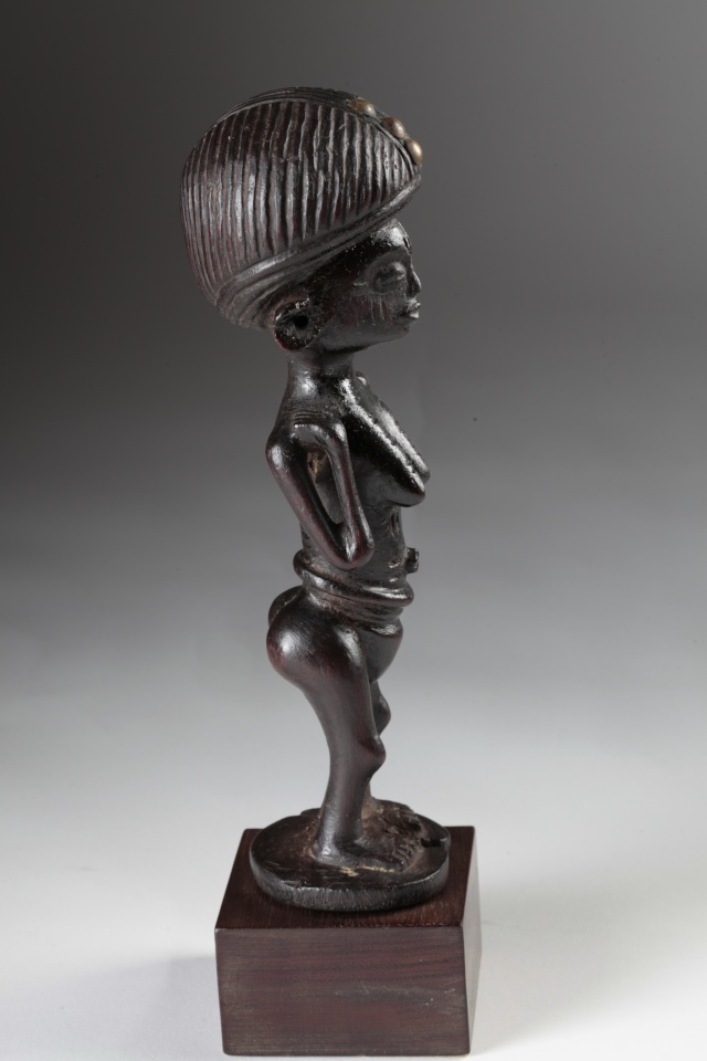 Chokwe people, Female Statue, Shinji Figure, Uruunda Region (Lower Congo/Angola) Img_0011