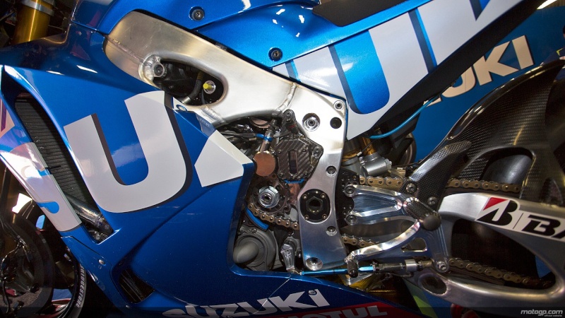 Nueva Suzuki MotoGP para 2015 10_suz10