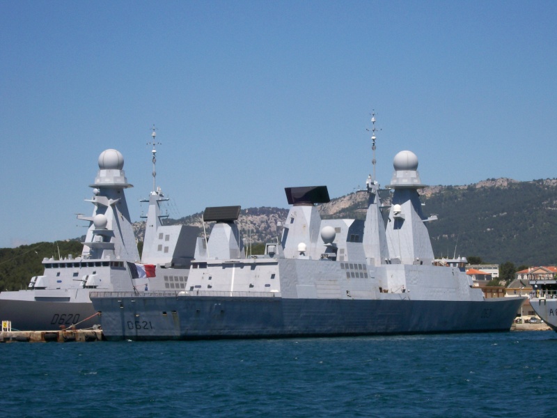 [Les Ports Militaires de Métropole] Visite de la rade de Toulon - Page 4 101_0218